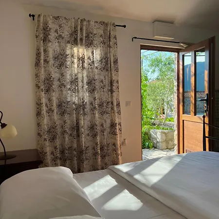 Hotel Opera Jaz 3*